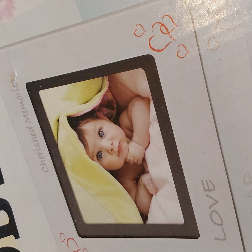 Coby 7" Digital Photo Frame with MP3 Player - Picture 4 of 6